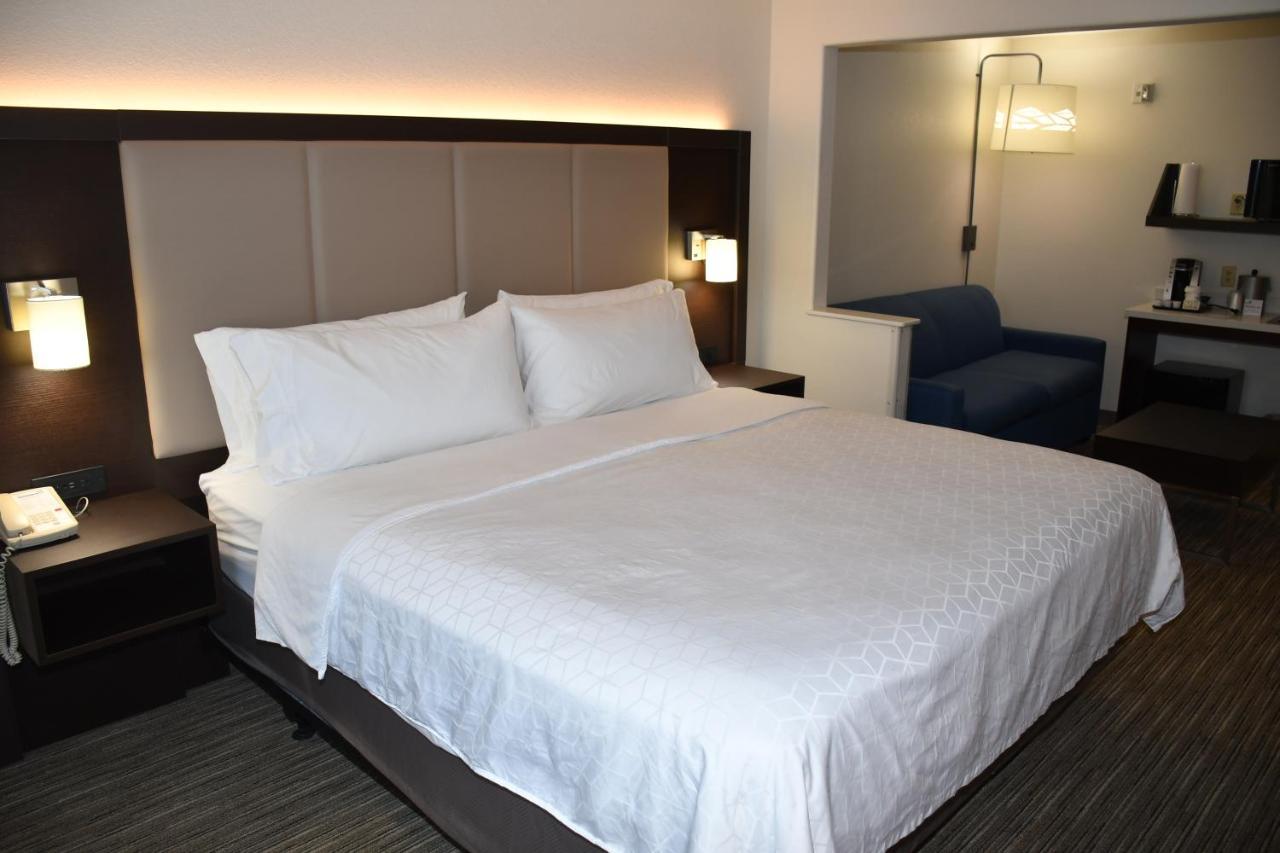 Holiday Inn Express Hotel & Suites Evanston By Ihg Buitenkant foto
