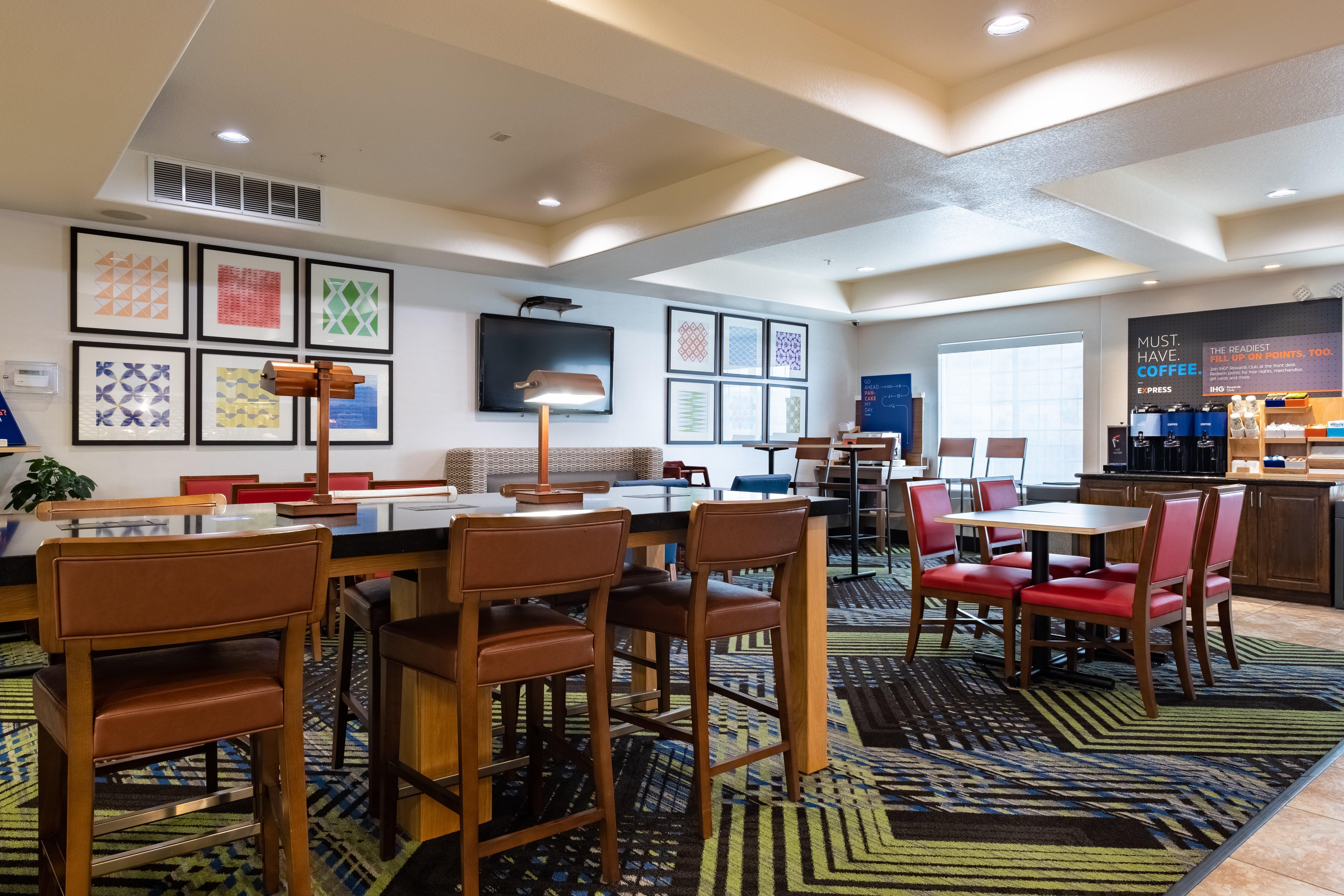 Holiday Inn Express Hotel & Suites Evanston By Ihg Buitenkant foto
