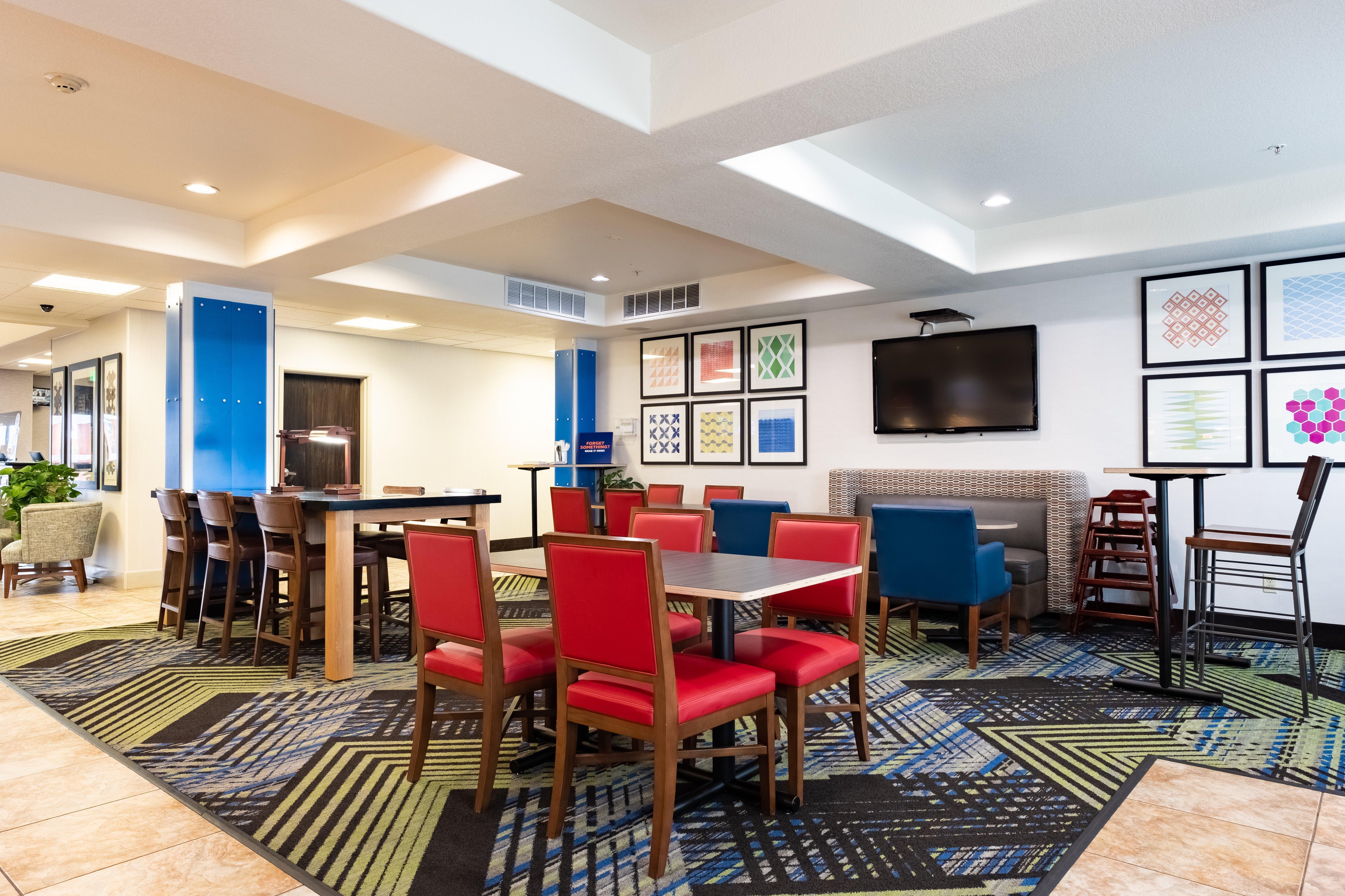 Holiday Inn Express Hotel & Suites Evanston By Ihg Buitenkant foto
