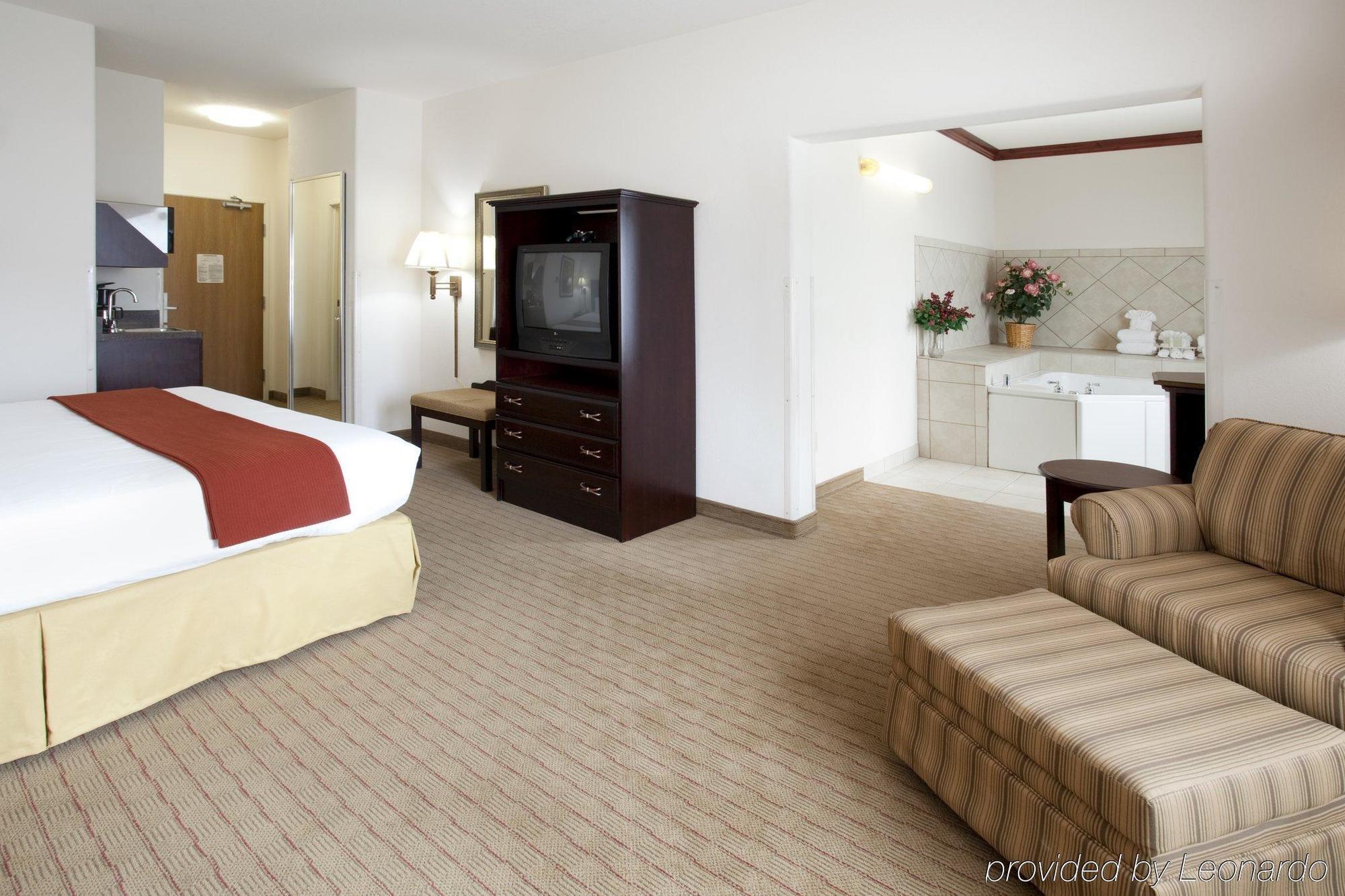 Holiday Inn Express Hotel & Suites Evanston By Ihg Kamer foto