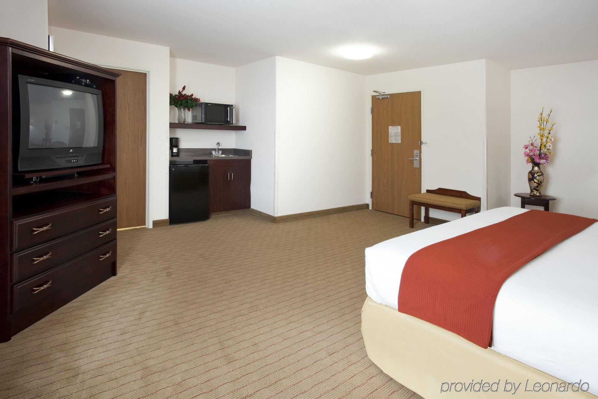 Holiday Inn Express Hotel & Suites Evanston By Ihg Kamer foto